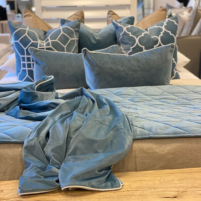 Rodeo Luxury Throw Ocean