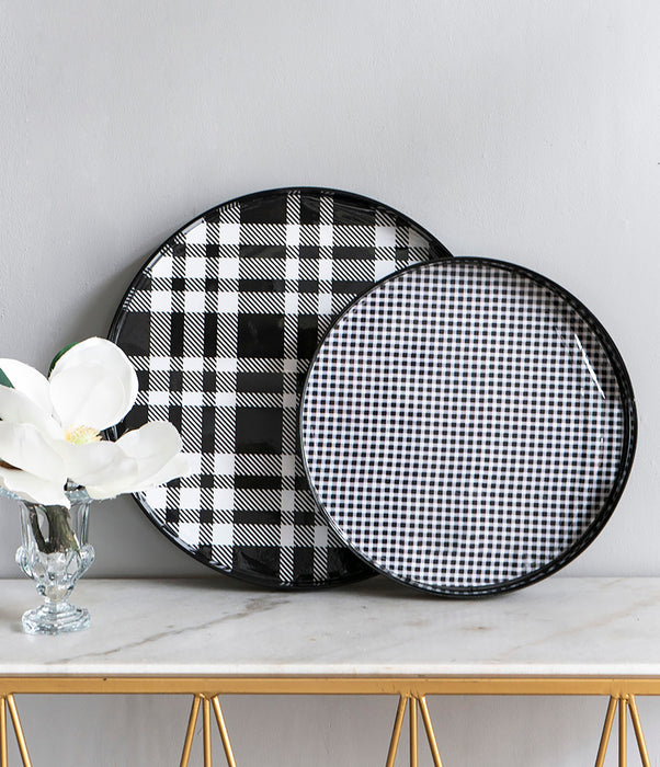 Set of 2 black and grey plaid motif round trays