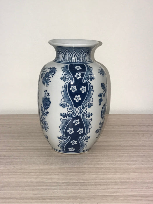 Nanjing Vase 22cms tall