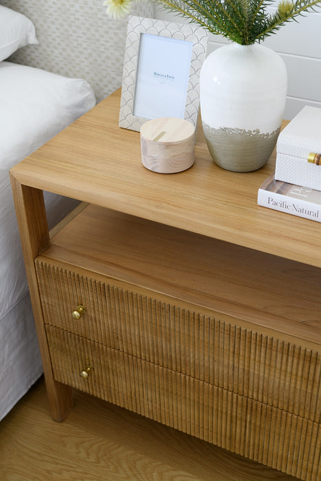 Natural Amelia Nightstand