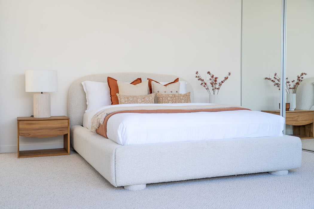 Milo Bed - Boucle Ivory - Queen