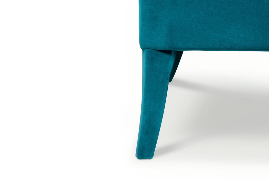 Cayo Bold Armchair