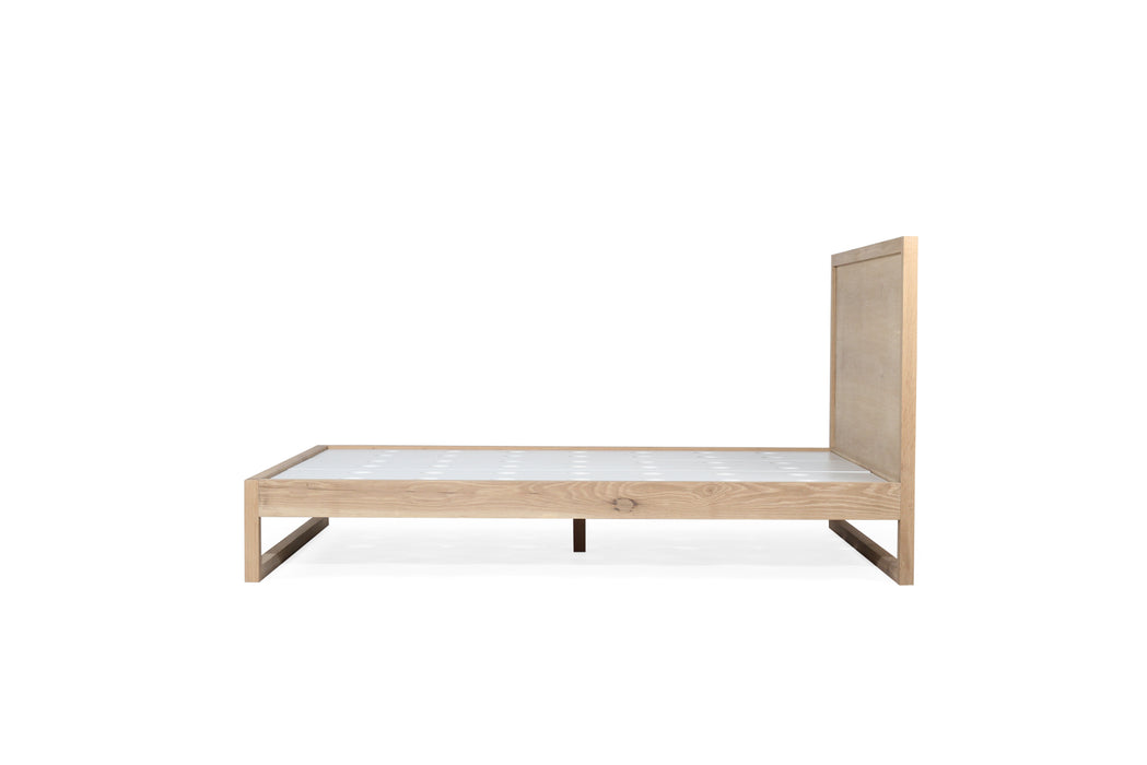 Coogee American Oak Bed Queen Size