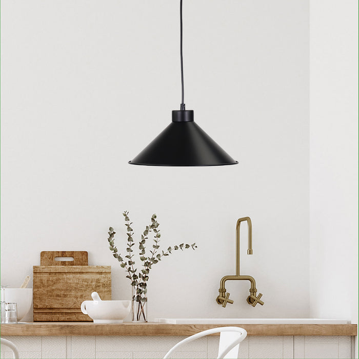 Victoriana 30 Black Light