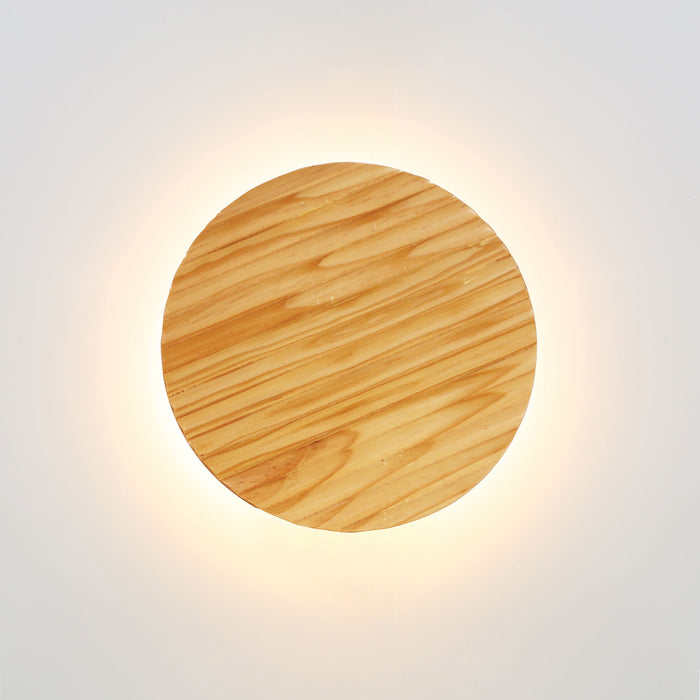 Dot.20 Scalloped Wood Wall Light