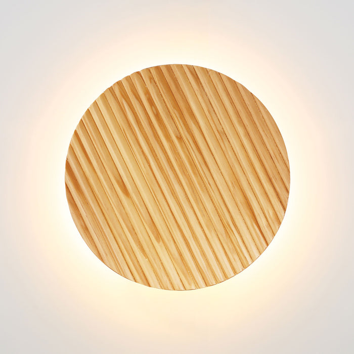 Dot.25 Scalloped Wood Wall Light