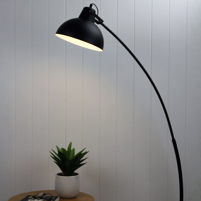 Lago Black Floor Lamp