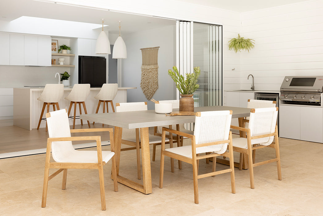 Peninsular Outdoor Chair