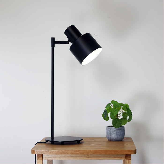 Ari Desk Lamp Bk