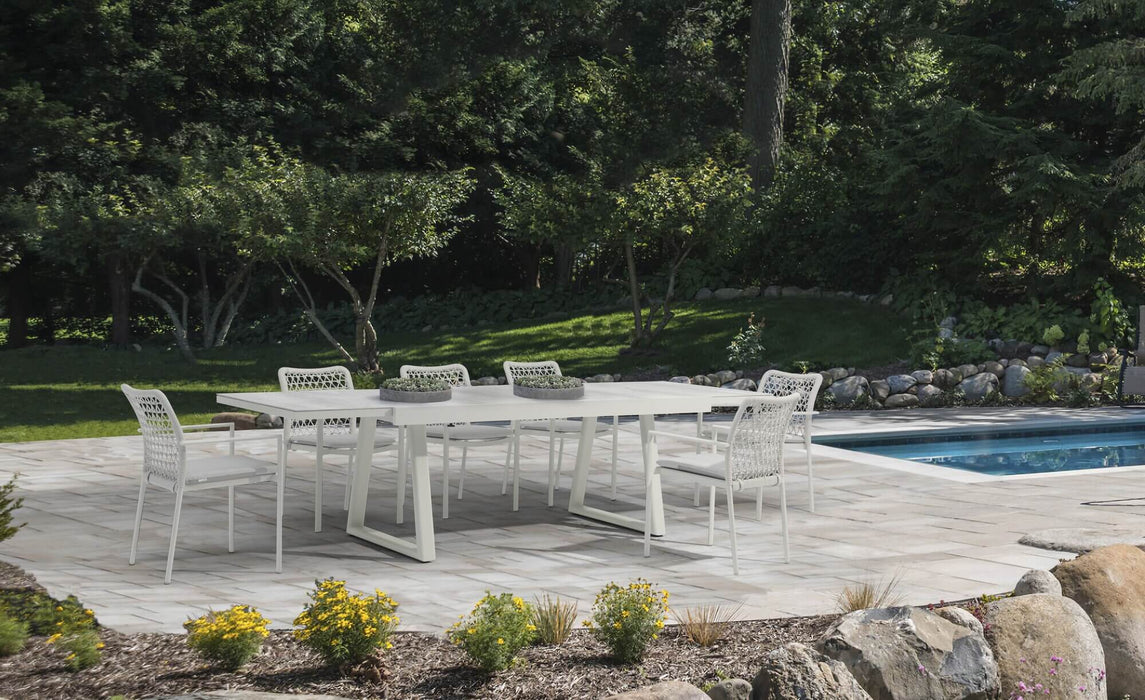 Verona Extendable Outdoor Dining Table - Light Grey