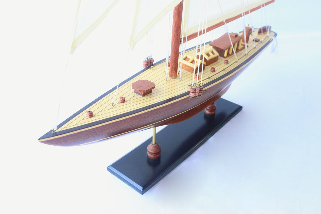 Shamrock Yacht, 50cm - Wood