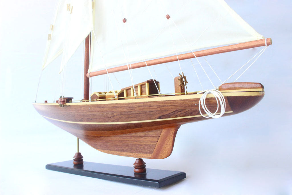Shamrock Yacht, 50cm - Wood
