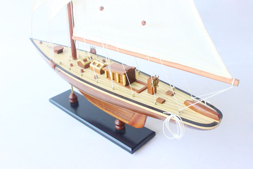 Shamrock Yacht, 50cm - Wood