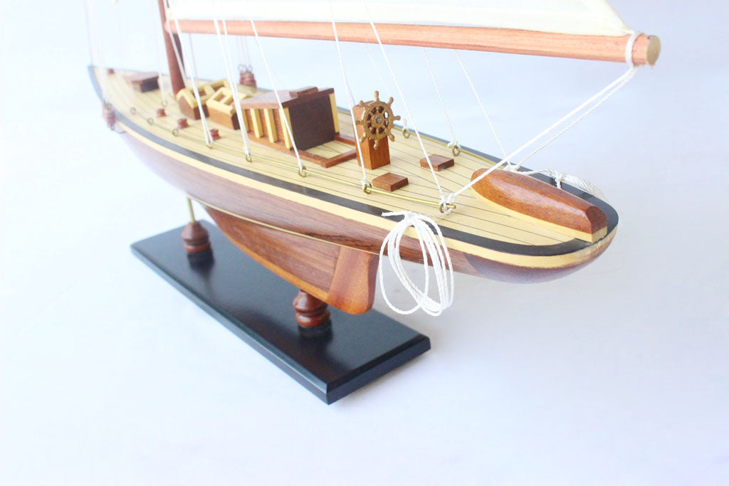 Shamrock Yacht, 50cm - Wood
