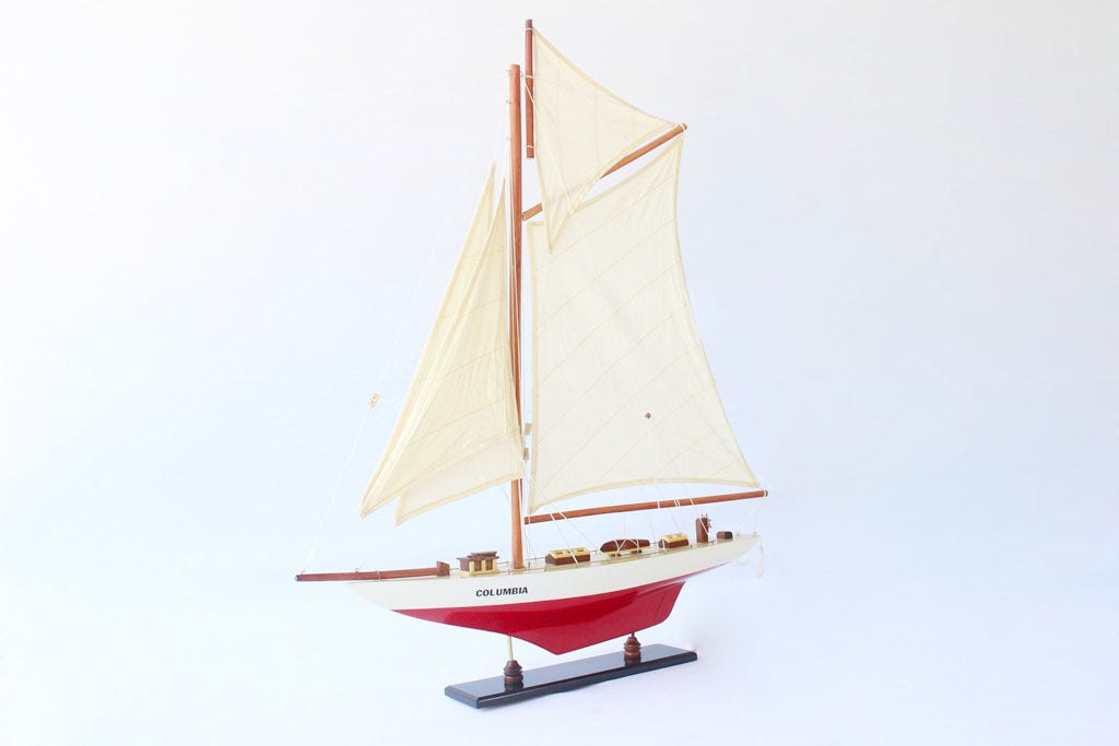 Columbia Yacht, Red