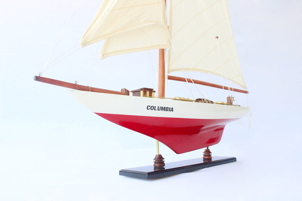 Columbia Yacht, Red