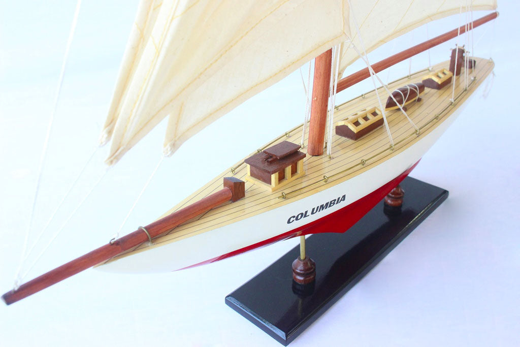 Columbia Yacht, Red
