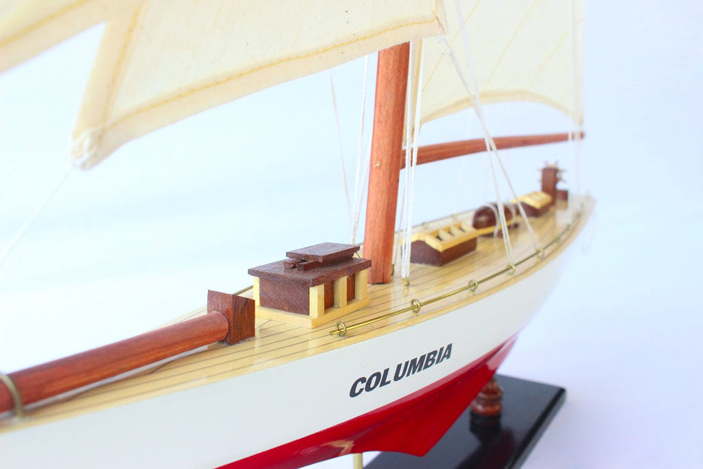 Columbia Yacht, Red