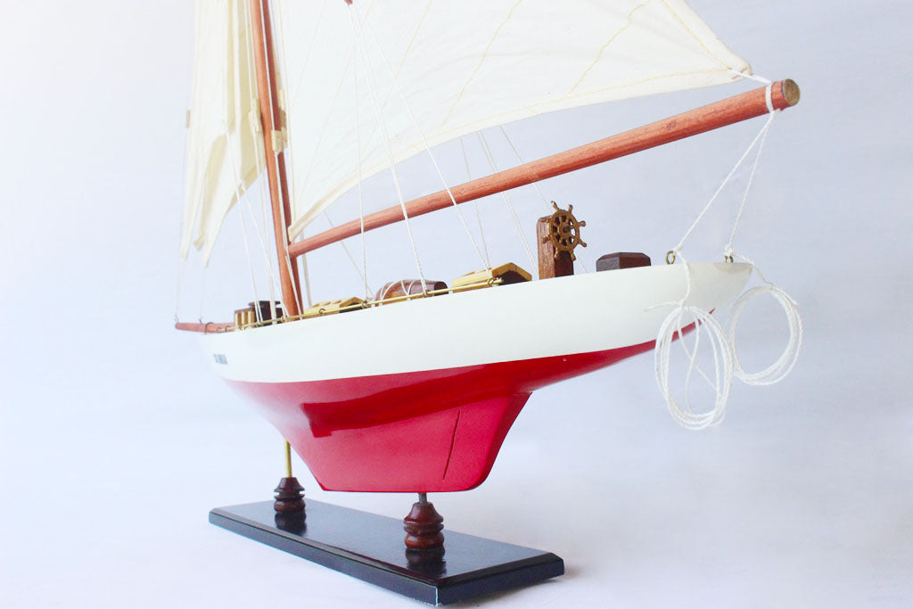 Columbia Yacht, Red
