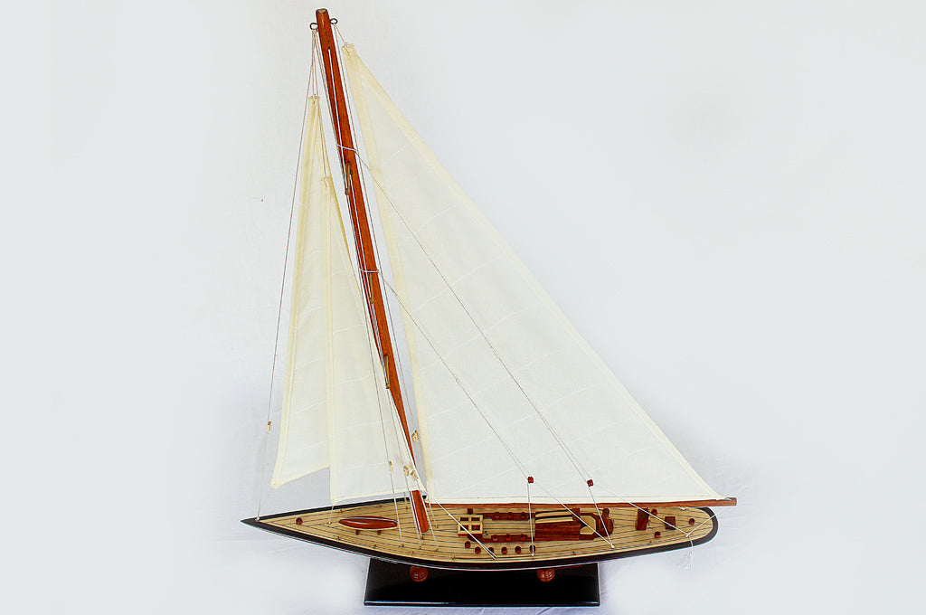 Endeavour Yacht, Black/Red - Wood