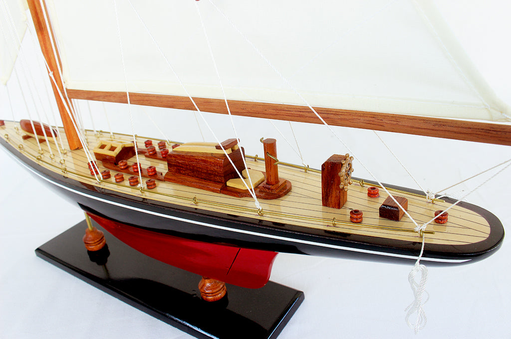 Endeavour Yacht, Black/Red - Wood