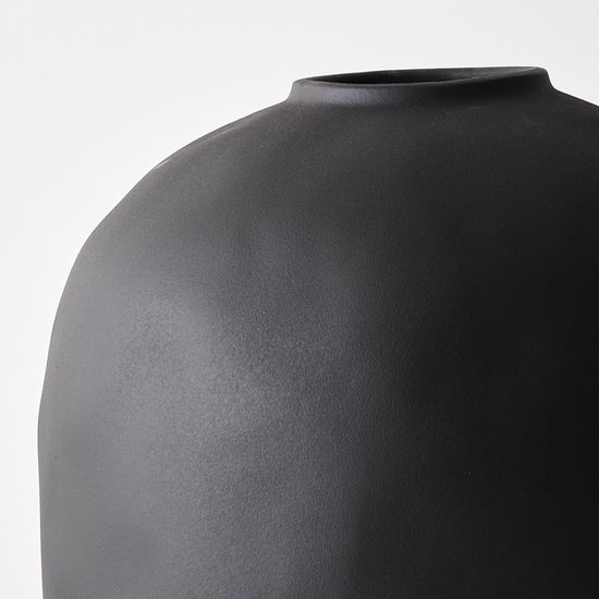 Alecta Pot - Black