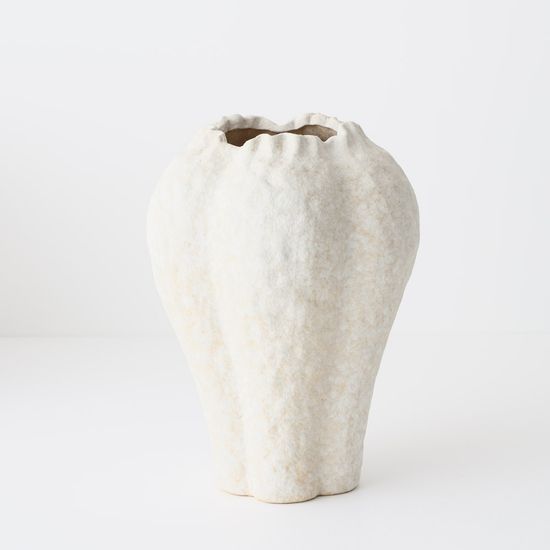 Nagio Vase - Eggshell