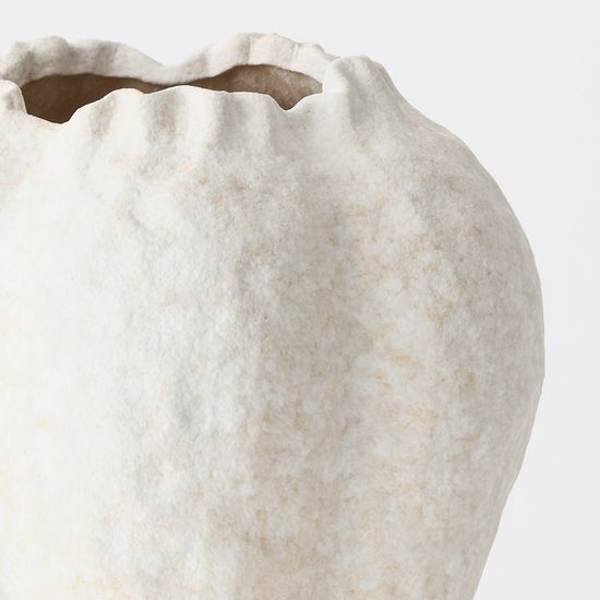 Nagio Vase - Eggshell