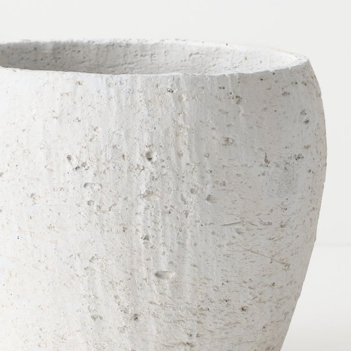 Wren Pot - Whisper White, 21cml x 21cmw x 17cmh