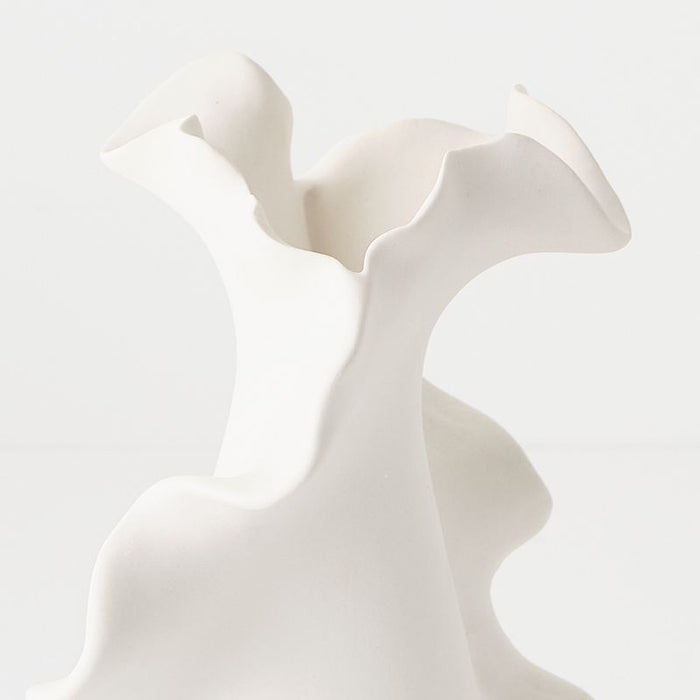 Eveline Vase - White, 15cml x 13cmw x 21cmh