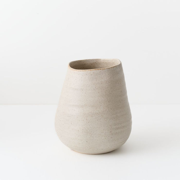 Ronan Pot - Sand, 17.5cml x 17.5cmw x 20cmh