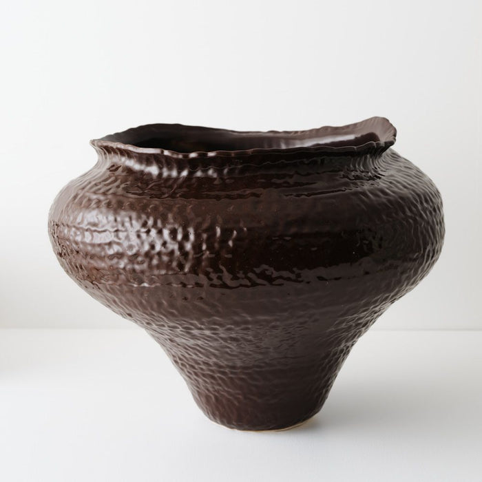 Elio Pot - Truffle, 36cmh x 47cmd