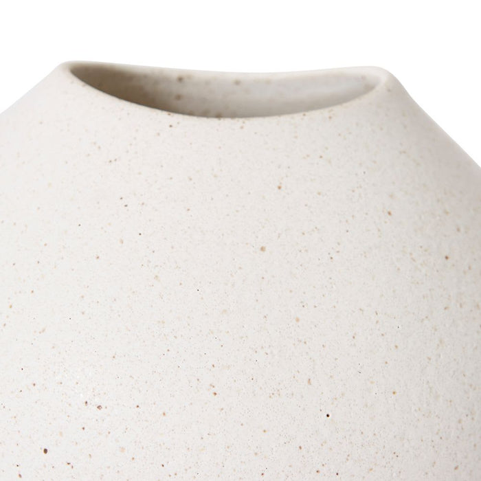 Matias Pod Vase - Sandy White, 14cm (H)