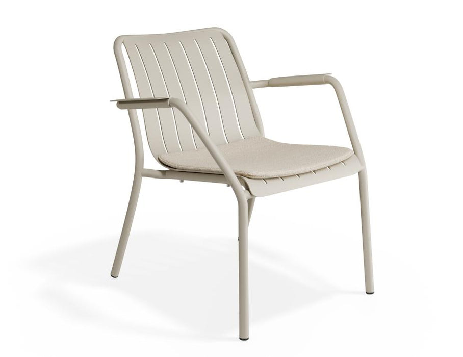 Roku Lounge Chair - Outdoor - Latte - Chair with Husk Cushion