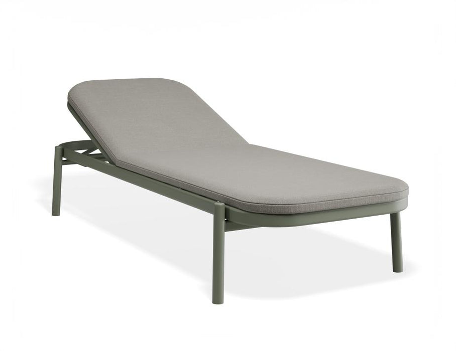 Verano Sun Lounge - Eucalyptus Green - with Side Table - Sandy Grey Cushions