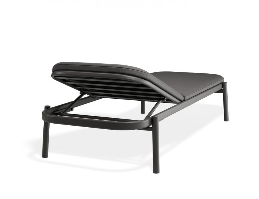 Verano Sun Lounge - Charcoal - with Side Table - Granite Grey Cushions