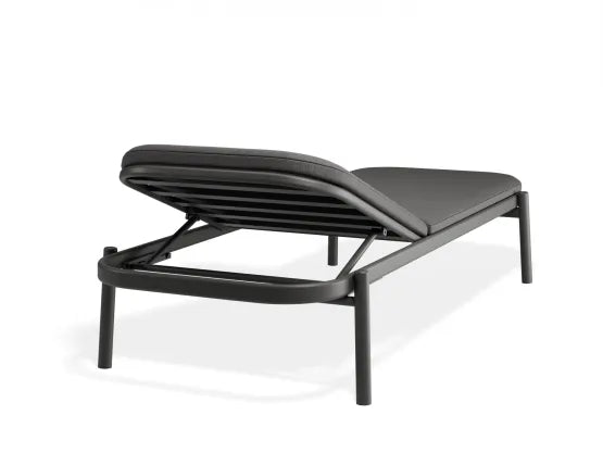Verano Sun Lounge - Charcoal - with Side Table - Husk Cushions, Aluminium
