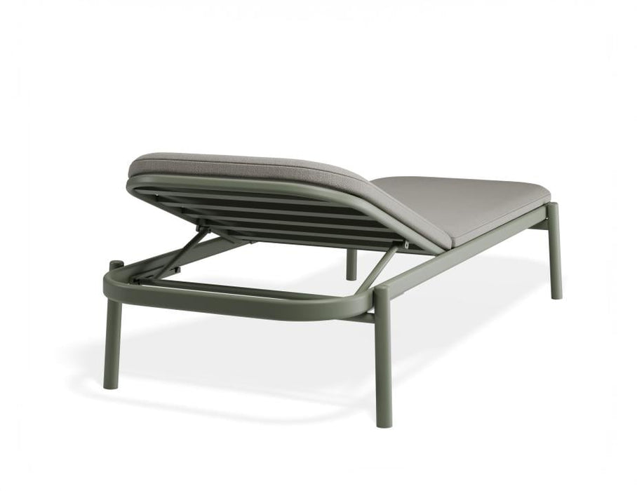 Verano Sun Lounge - Eucalyptus Green - with Side Table - Granite Grey Cushions